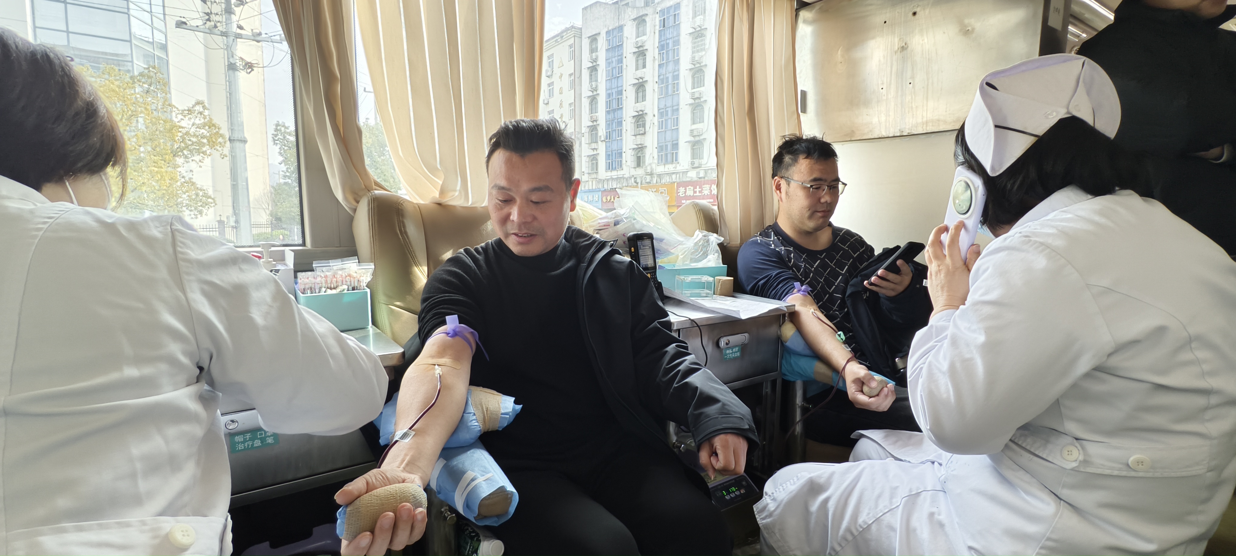 荣岳集团组织开展无偿献血活动